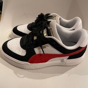 Puma Sneakers